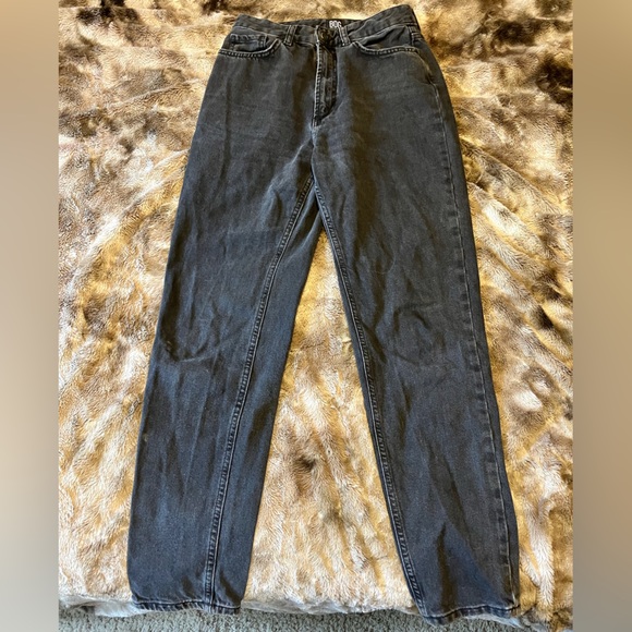 BDG Denim - Urban Outfitters BDG Mom High Rise Jeans - Size 27